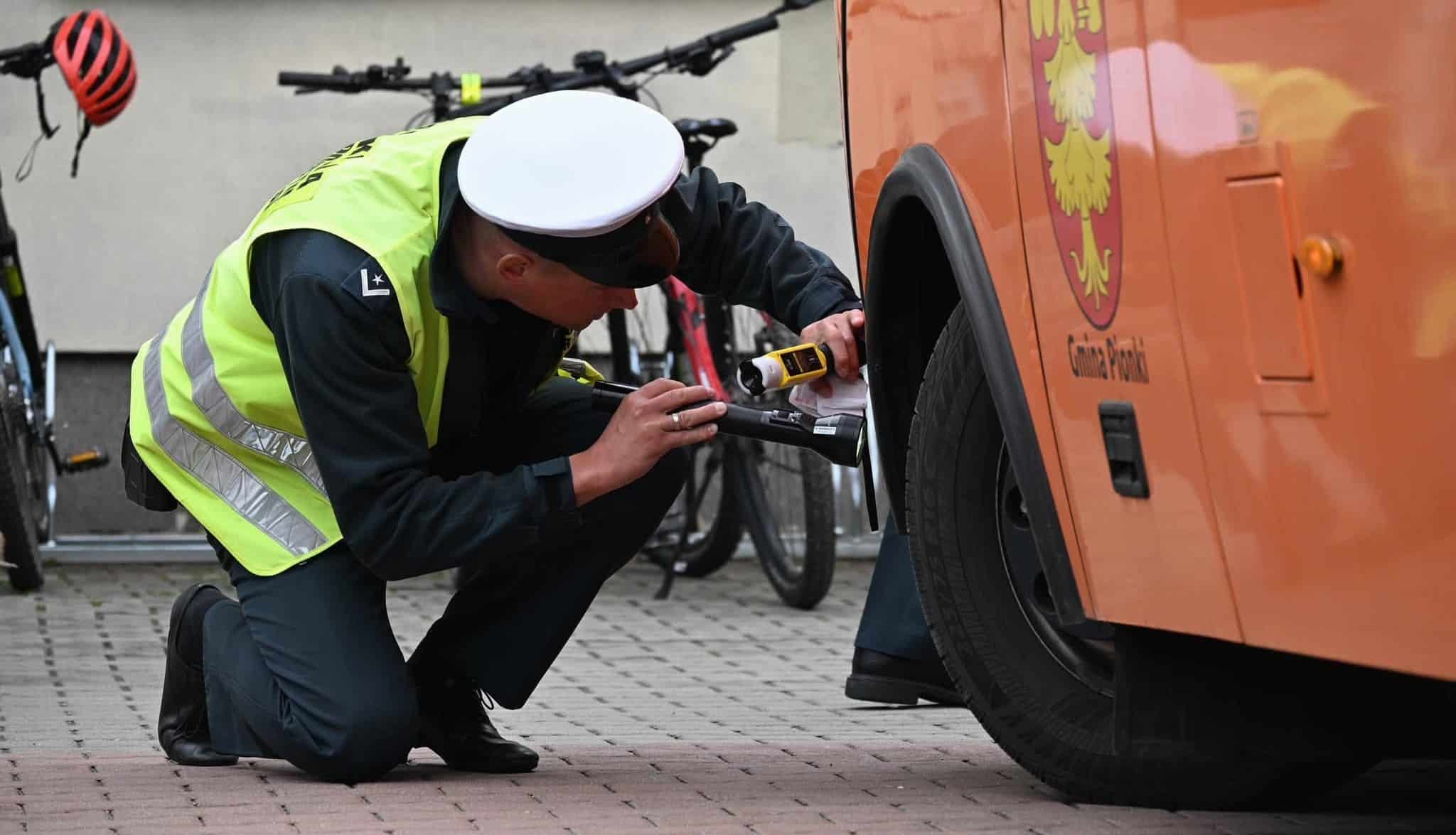 Infobus - Mazowiecka ITD skontrolowała 446 autobusów szkolnych. 22 dowody zatrzymane