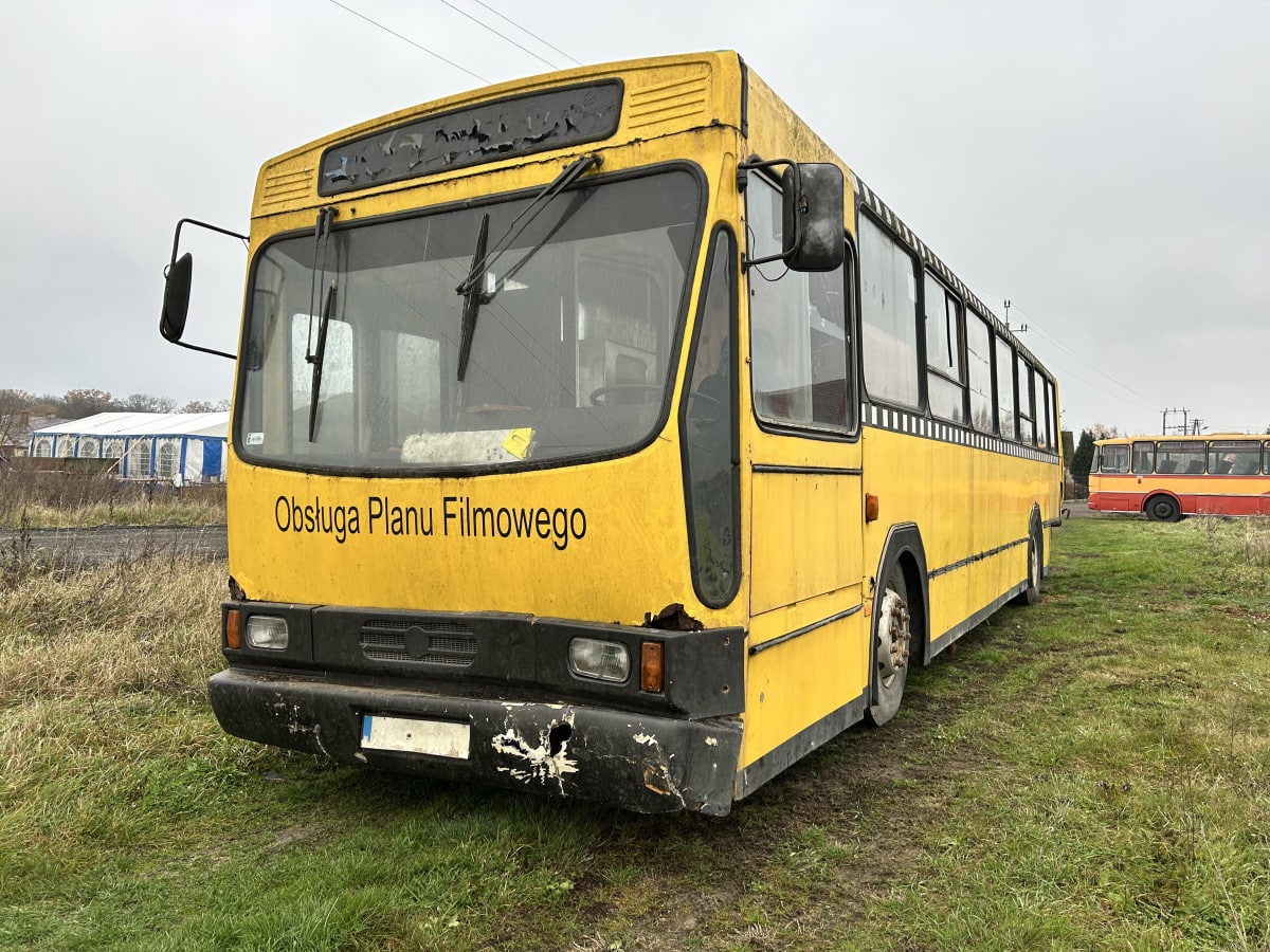 Infobus - Zielona Góra: 17-latek odbudowuje autobus Jelcz PR110M z 1990 r. Zrób to sam!