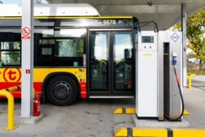 Infobus - Autobusy CNG nie składają broni. Omne Energia z 4-letnim kontraktem dla MZA