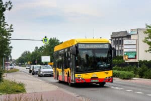 Infobus - Warszawa: Atak nożem w autobusie linii 755. Dwóch pasażerów rannych, policja szuka napastnika
