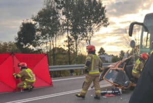 Infobus - Podkarpackie: Opel wjechał pod autobus Mercedes. Dwie ofiary śmiertelne