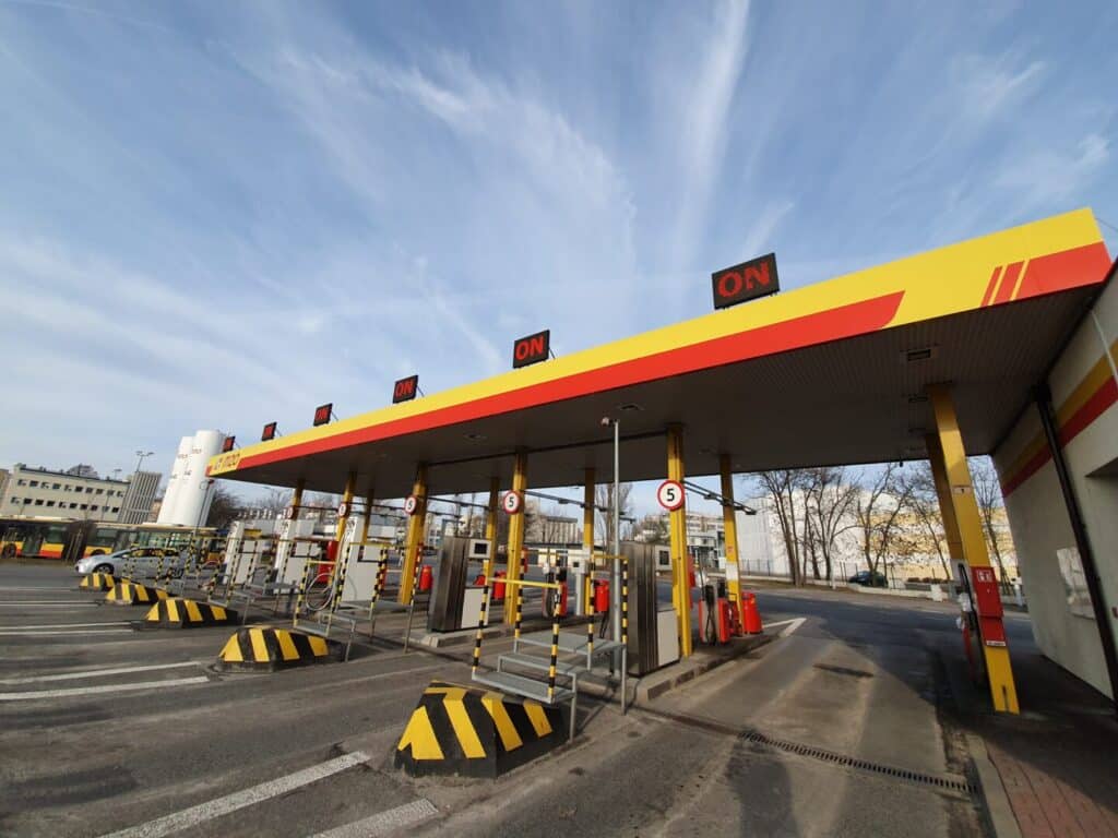 Infobus - MZA Warszawa wybrały ofertę na OZE, magazyn energii i przygotowanie produkcji wodoru
