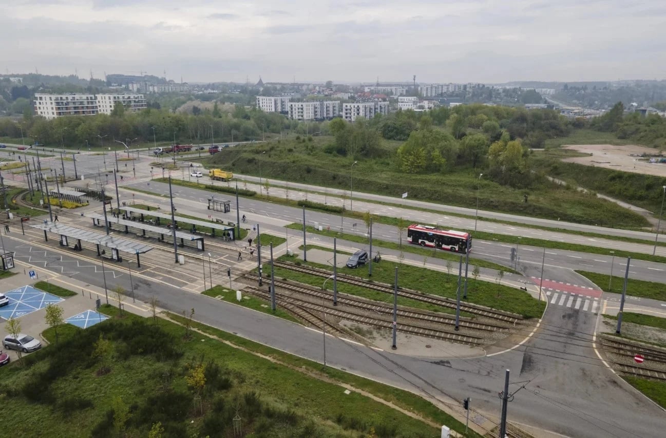 Infobus - Gdańsk z umową na projekt autobusowej zajezdni Ujeścisko. Z automatycznym parkowaniem