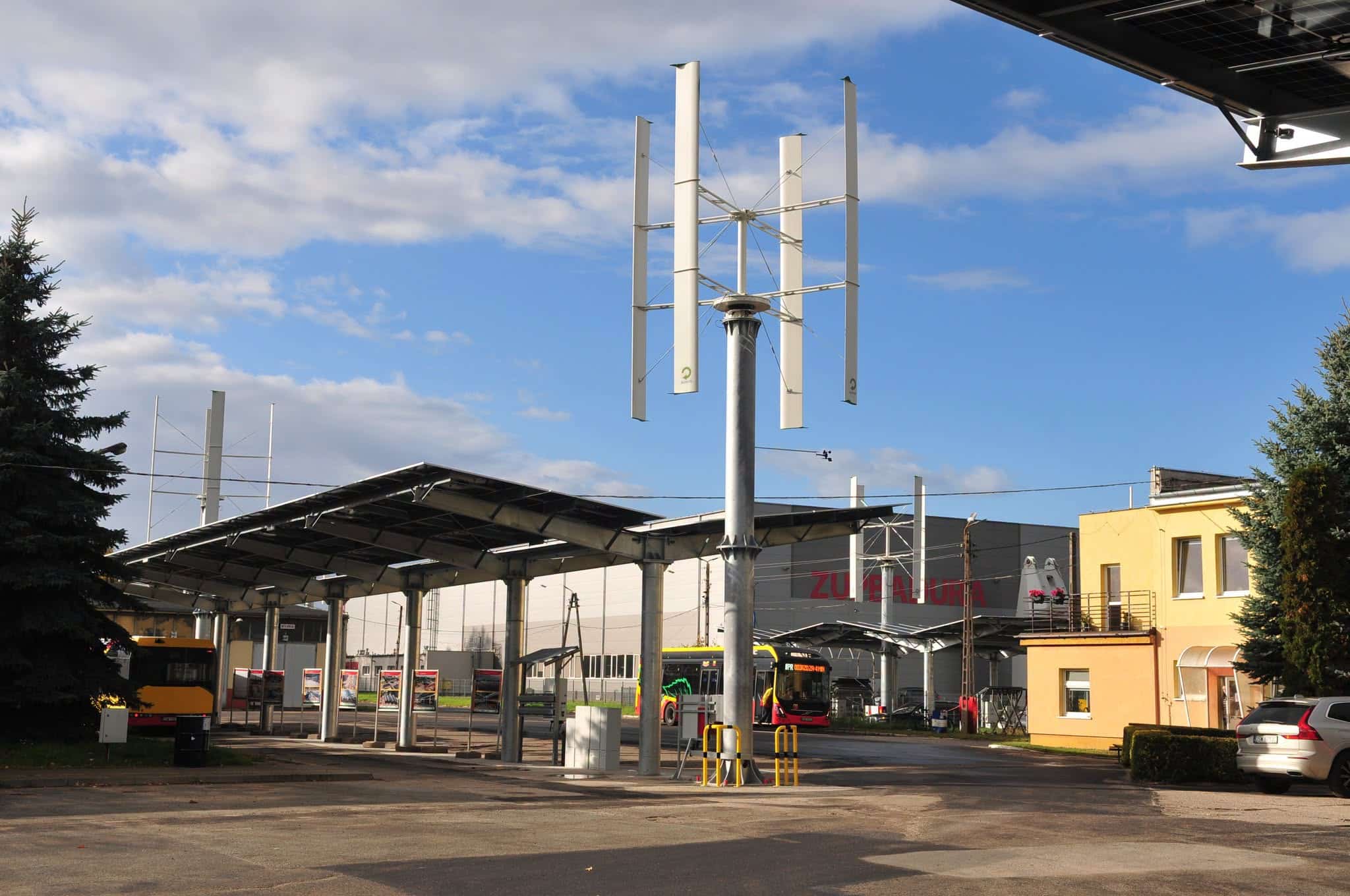 Infobus - MPK Świdnica pierwsze w Polsce. Własna elektrownia wiatrowo-słoneczna zasila autobusy