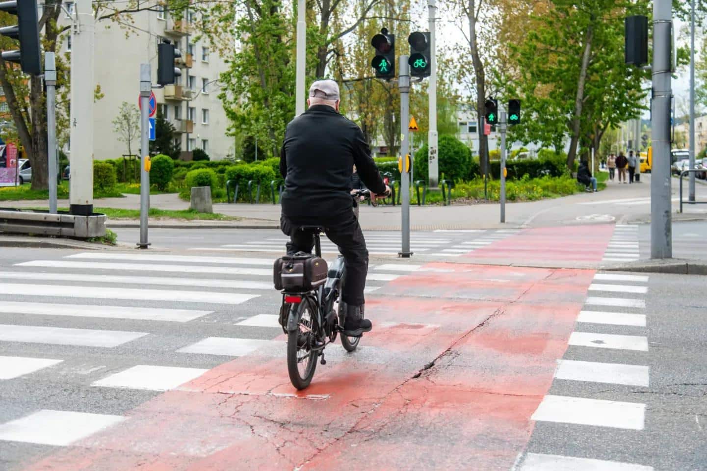 Infobike - Polska: Powrót zielonych strzałek przy przejazdach rowerowych? Wniosek o zmianę przepisów