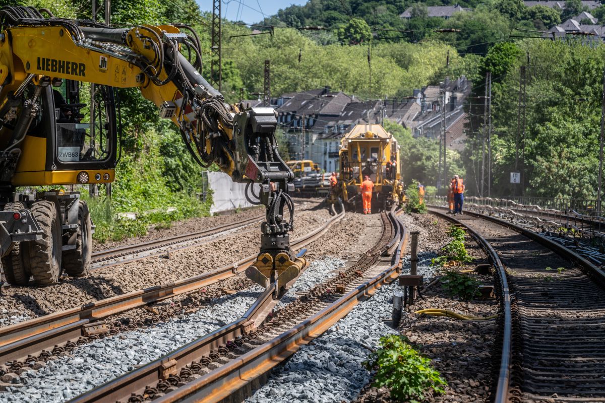 Inforail - Deutsche Bahn zmieniają strategię i ograniczają program modernizacji. Zamiast 21 korytarzy wyremontują 13