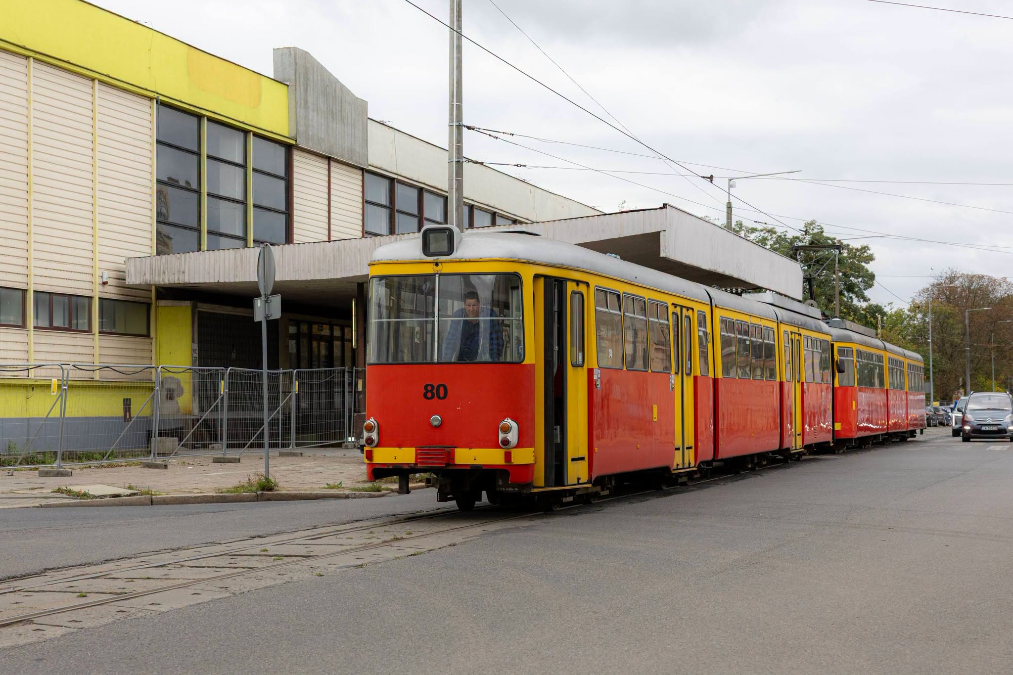 Infotram - Grudziądz pożegnał kolejny tramwaj Düwag GT8. Wagon nr 80 będzie służył strażakom