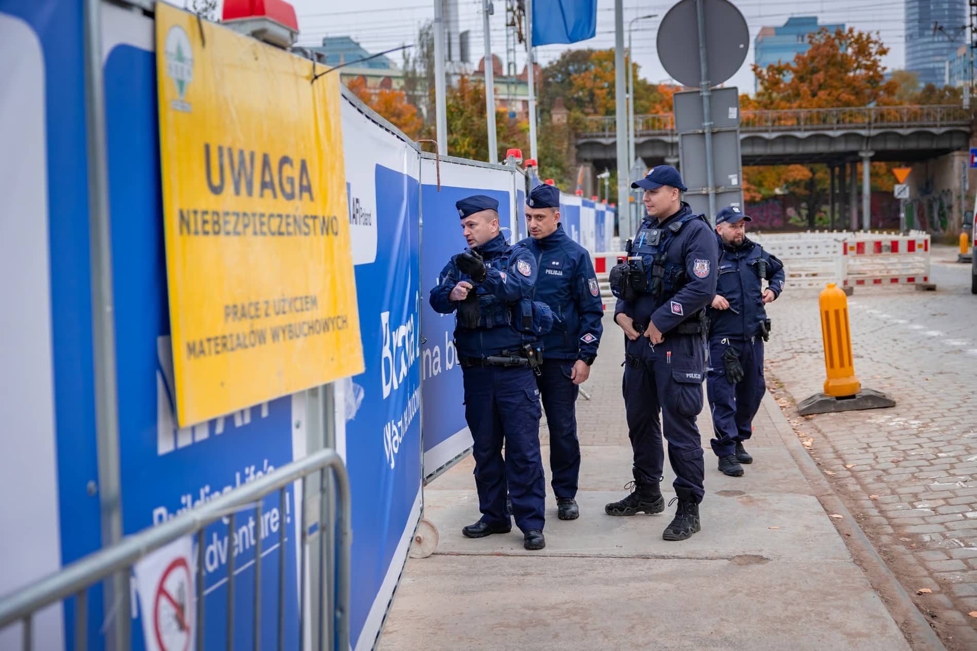 Infotrans - Wrocław Główny z przerwą w ruchu pociągów. Ewakuacja przy Kolejowej i objazdy MPK