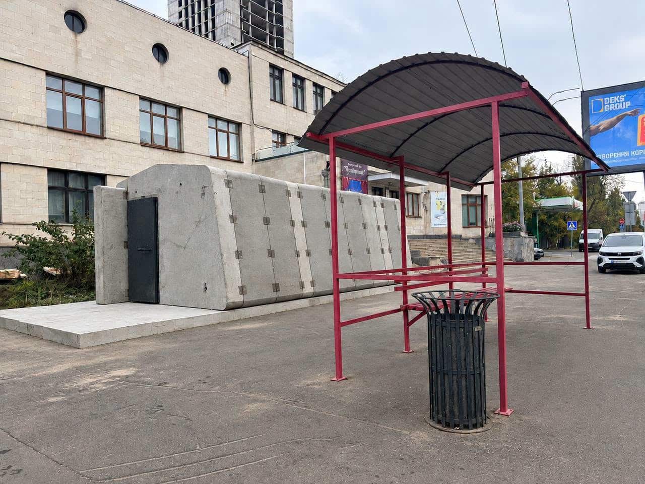 Infotrans - Kijów stawia mobilne schrony przy przystankach. Pomysł także dla Polski?