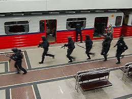 „Wolf-Ram-23”, czyli antyterroryści ćwiczą w metrze. Rusza komunikacja zastępcza