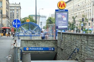 Olbrzymie utrudnienia w metrze po próbie samobójczej
