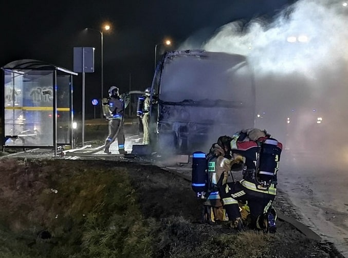 Łódzkie: Pożar zabytkowego autobusu w Hucie Dłutowskiej